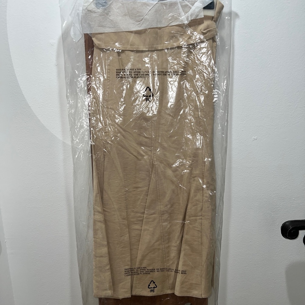 π Intermix Luana Belted Midi Skirt - Picture 10 of 15
